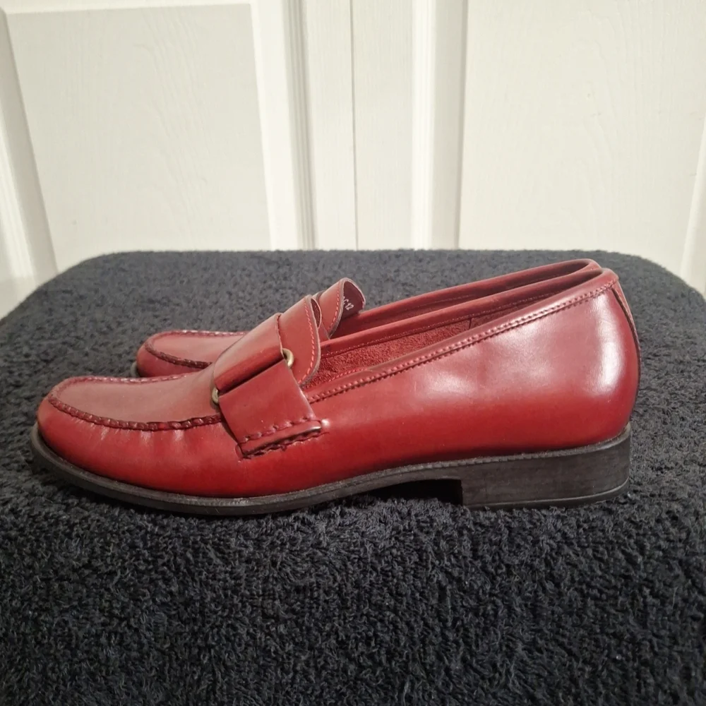 G.H. Bass & Co. "Cecilia" Red Leather Loafers - 8 - Picture 4 of 10
